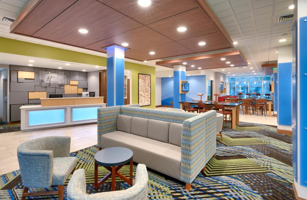 Holiday Inn Express & Suites - Gainesville I-75 By Ihg Exterior photo