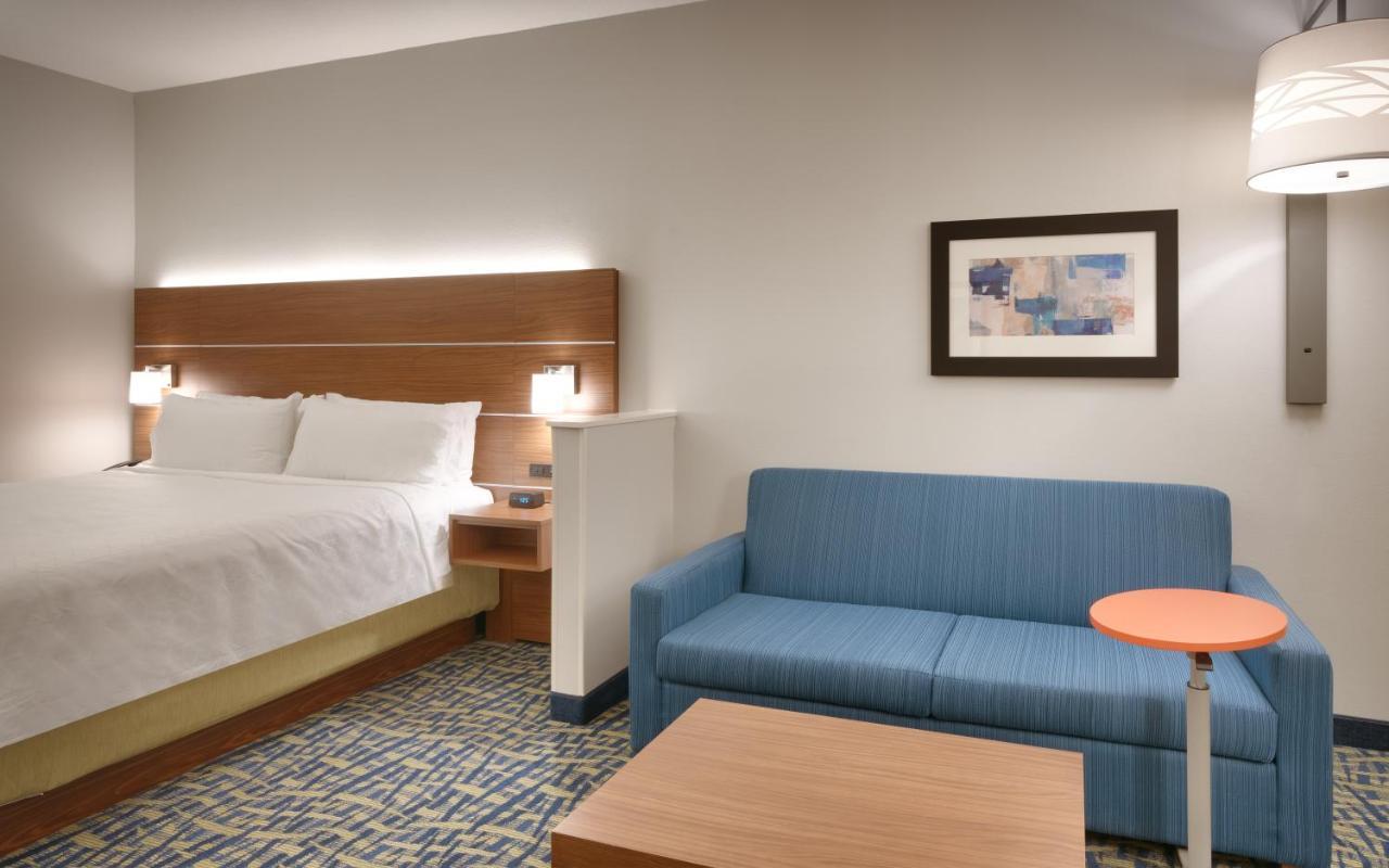 Holiday Inn Express & Suites - Gainesville I-75 By Ihg Exterior photo