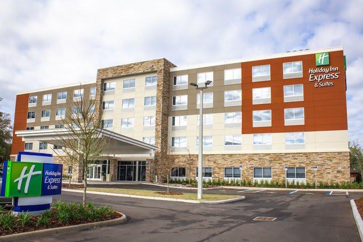 Holiday Inn Express & Suites - Gainesville I-75 By Ihg Exterior photo