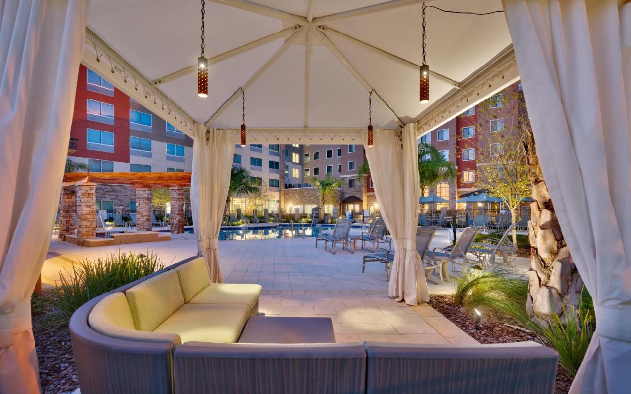 Holiday Inn Express & Suites - Gainesville I-75 By Ihg Exterior photo