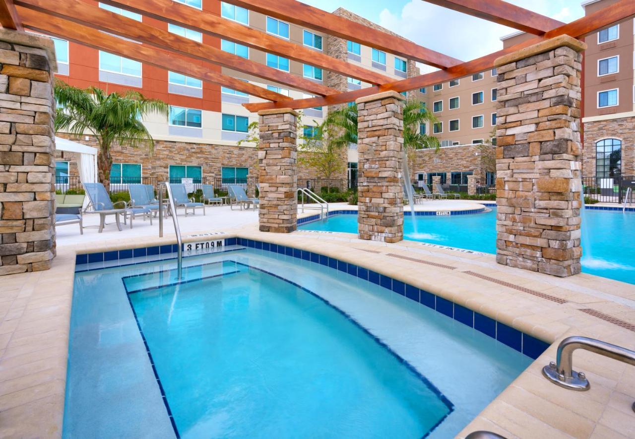 Holiday Inn Express & Suites - Gainesville I-75 By Ihg Exterior photo